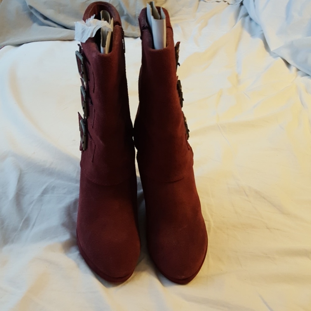 NWOT wine colored  leather suede wedge